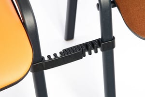 Mit dem verstellbaren Verbinder können verschiedene Abstände gestellt werden