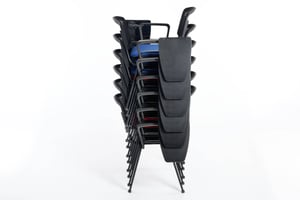 Auch zusammengestellt sind die Iso-Stühle ansprechend