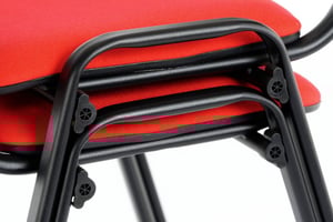 Die Sitzfläche ist fest mit dem Gestell verbunden