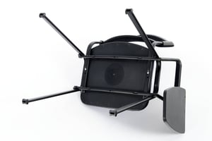 Durch das durchgehende Stuhlgestell ist der Iso SP NR ST sehr robust