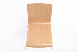 Der Holzschalenstuhl Kario in der Draufsicht