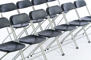Mit dem Kuba SV lassen sich auch große Veranstaltungsflächen bestuhlen