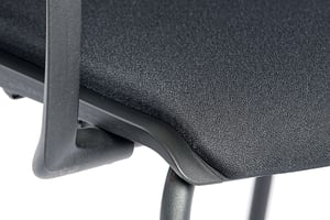 Die Armlehnen des London sind an der Seite eingelassen