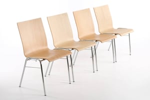 Mit dem optionalen festen Verbindern lassen sich schnell Stuhlreihen stellen