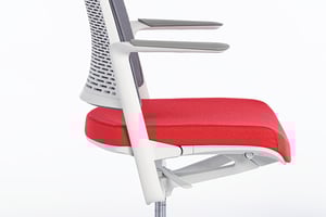 Eine stufenlose und synchrone Bewegung von Sitz und Rückenlehne für ein angenehmes Sitzen