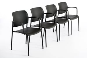 Der pflegeleichte Stuhl eignet sich gut für Wartezimmer und Wartebereiche