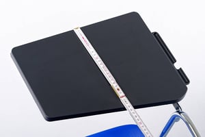 Seine Breite macht den Stuhltisch zu einer idealen Ausstattungsergänzung Seine Breite macht den Stuhltisch zu einer idealen Ausstattungsergänzung