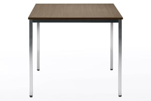 Unser quaratischer Tisch Malta ist sehr stabil