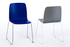 Der Stuhl Manila KU in der Vorder- und Rückansicht