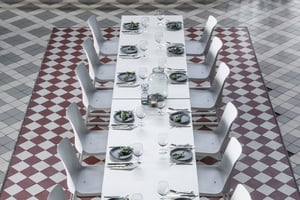 Auch bei klassischen Events im In- oder Outdoorbereich hinterlassen die Vollkunststoffstühle bei den Gästen einen tollen Eindruck