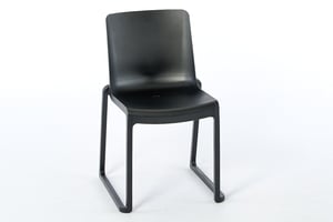 Der Melbourne ist ein elegant geformter Vollkunststoffstuhl