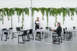 Modern und zeitlos sind unsere Kunststoffstühle Melbourne