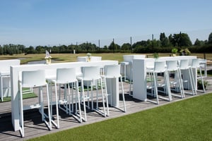 Unsere Barhocker sind UV bestädig und bleichen in der Sonne nicht aus