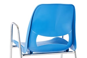 Der Sitzschalenstuhl ist robust und belastbar