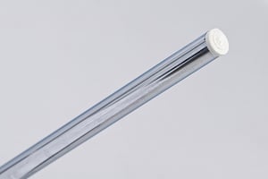 Mit Kunststoffgleitern sind die Gestellbeine ausgestattet