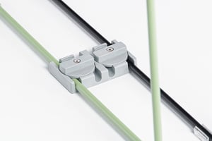 Die optionalen Stuhlverbinder sind schnell angebracht