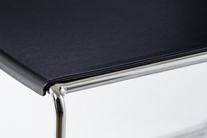 Die hochwertige Verarbeitung der Materialien unserer Multan Kufenstühle