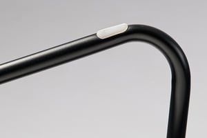 Der Boden wird durch die Plastikkappen geschützt