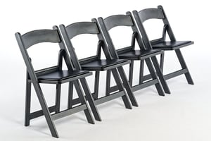 Der Klappstuhl Ohio lässt sich schnell auch zu ganzen Reihen stellen