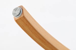 Optional können Filzgleiter an den Beinen des Holzstuhles Oslo AL gewählt werden