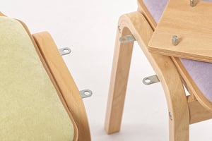 Der Ablage Stuhlverbinder ist praktisch nutzbar