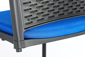 Rückenlehne und Sitzfläche sind aus demselben Material