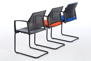 Bequem und einladend - der Armlehnen-Freischwinger Paris FS AL