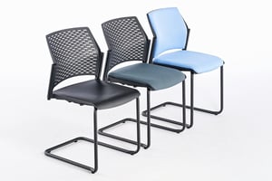 Die Freischwingerserie kann unterschiedlich konfiguriert werden