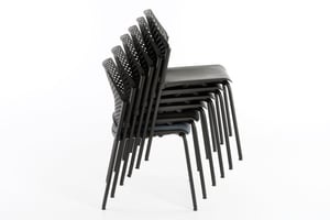 Unser Kunststoffstuhl Paris lässt sich stapeln