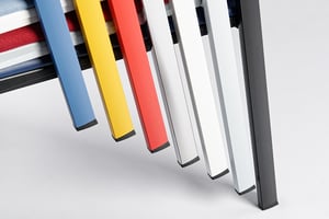 Das Gestell ist in verschiedenen Farben konfigurierbar