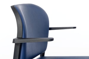 Die gebogene Rückenlehne ist sehr ergonomisch