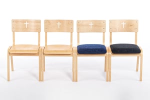 Unsere Holzstühle Perth und Perth SP mit Ausfräsung geben ein schönes Gesamtbild Unsere Holzstühle Perth und Perth SP mit Ausfräsung geben ein schönes Gesamtbild