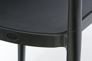 Das Stuhlgestell ist hochwertig verarbeitet