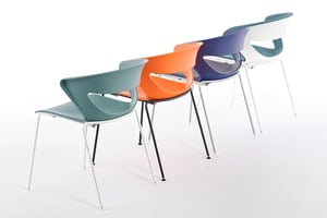 Die Pisa Kunststoffschalenstühle können in Reihen gestellt werden