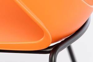 Hochwertig wurde Gestell und Kunststoffschale verarbeitet