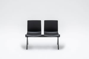 Als Zweisitzer kann die Traversenbank in sehr kleinen Bereichen gestellt werden