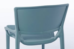 Das Loch in der Rückseite dient zur Belüftung