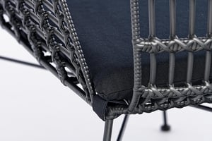 Der Klettverschluss des Sitzkissens verhindert ein Rutschen