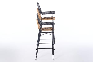 Auf kleinem Raum können die PE Rattan Barhocker gelagert werden Auf kleinem Raum können die PE Rattan Barhocker gelagert werden