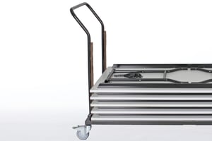 Der optional erhältliche Rollwagen ist sehr praktisch