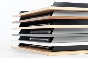 Durch den Stapelschutz können die Tische problemlos übereinander gelegt werden