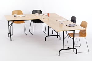 Für Besprechungen und Meetings werden unsere Klapptische Teneriffa gerne gestellt