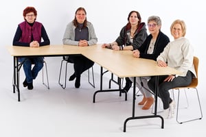 Teambesprechung an den Teneriffa Klapptischen