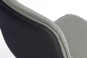 Die Rückseite der Lehne kann in einer anderen Farbe gewählt werden Die Rückseite der Lehne kann in einer anderen Farbe gewählt werden
