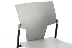 Die Rückenlehne unterstützt besonders den unteren Rücken