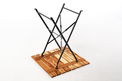 Das Tischgestell ist sowohl einfach wie auch sehr stabil