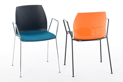 Unsere Kunststoffschalenstühle Berlin AL SP werden gerne in Seminarräumen eingesetzt