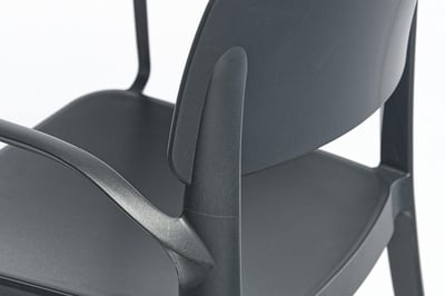 Die Armlehnen gehen direkt in die Rückseite über