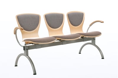 Die Traversenbänke Binz können mit Polsterung gewählt werden