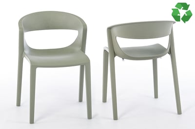 Der Kunststoffstuhl Capri wurde aus bereits recyceltem Material hergestellt und ist vollständig recycelbar